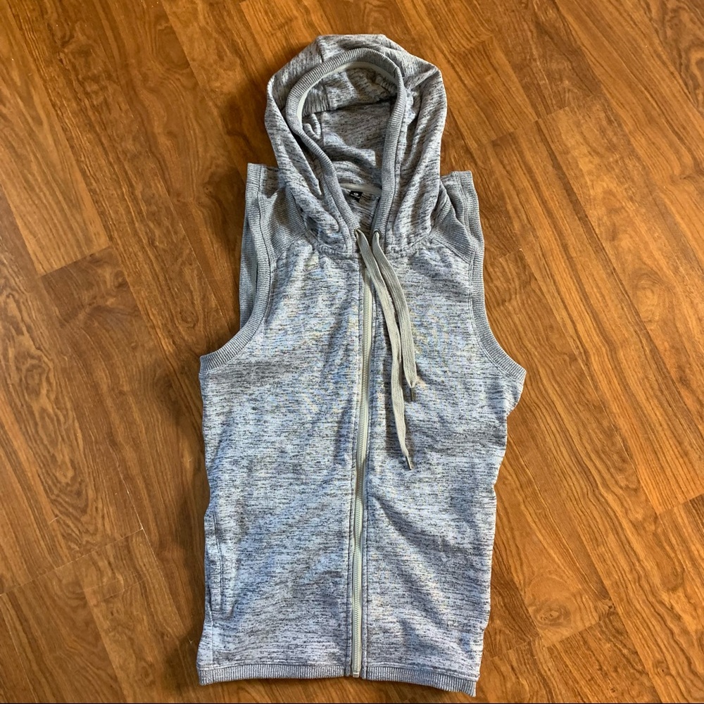 90 degrees sweater vest